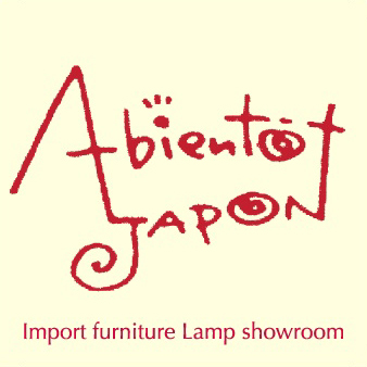 熊本インテリアショップ 熊本輸入家具店 熊本輸入照明器具専門店 スタイルフランス フランスインテリア 白家具 ソファ
