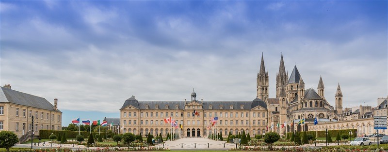 das rathaus in caen