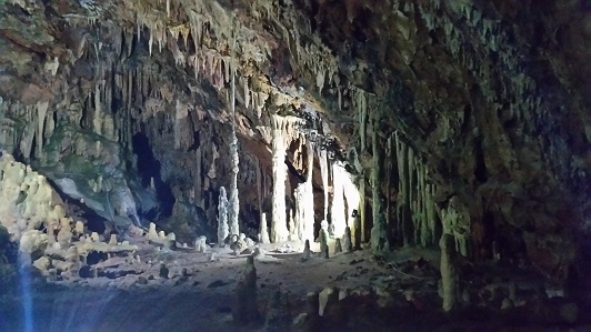 Tropfsteinhöhlen von Dimos