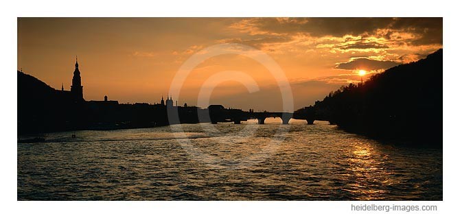 Archiv-Nr. hc2005120 | Silhouette von Heidelberg im Sonnenuntergang