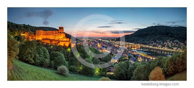 Archiv-Nr. hc2014138 | Heidelberg, Blick von der Scheffelterrasse auf das Schloss, die Altstadt und Rheinebene