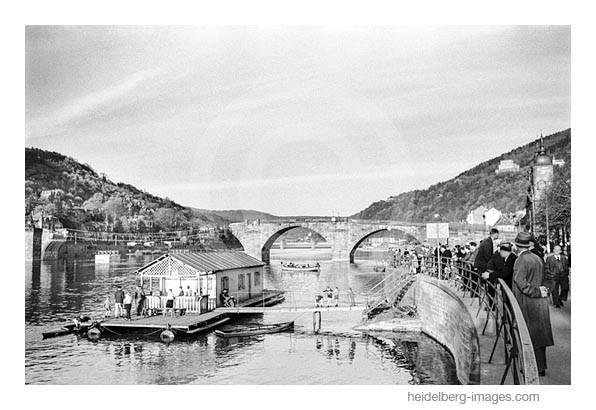 Archiv-Nr. h4563-14 / Bootsverleih an der Alten Brücke