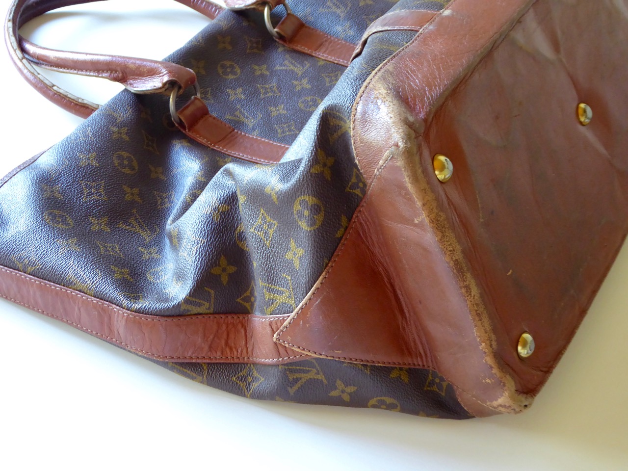 WEEKENDER Neverfull | Louis VUITTON | Boden mit Gebrauchspuren VORHER