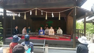 5月藤まつり　能舞台で奉納演奏