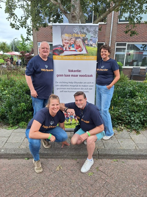 Stichting Help Elkander aanwezig op de Langedoikermarkt