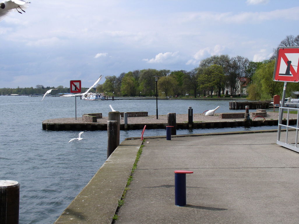 Im Hafen von Waren.