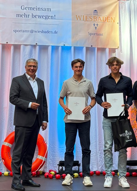 Ehrung der Stadt Wiesbaden: Henning und Henrik im Wiesbadener Rathaus