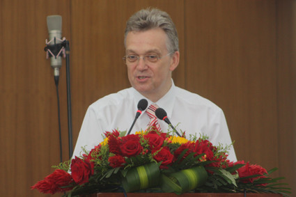 Pastor Dr. Karl Heinz Schell, Ev. Gemeinde Peking