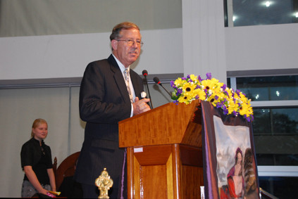 Als erster Festredner gratulierte Generalkonsul Dr. Wolfgang Röhr der Gemeinde zum Jubiläum.