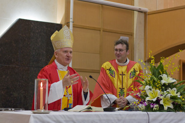 Bischof Clemens und Pfarrer Michael Bauer