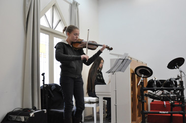 Anne Mehrländer und Eva Töpper sorgten für den musikalischen Rahmen.