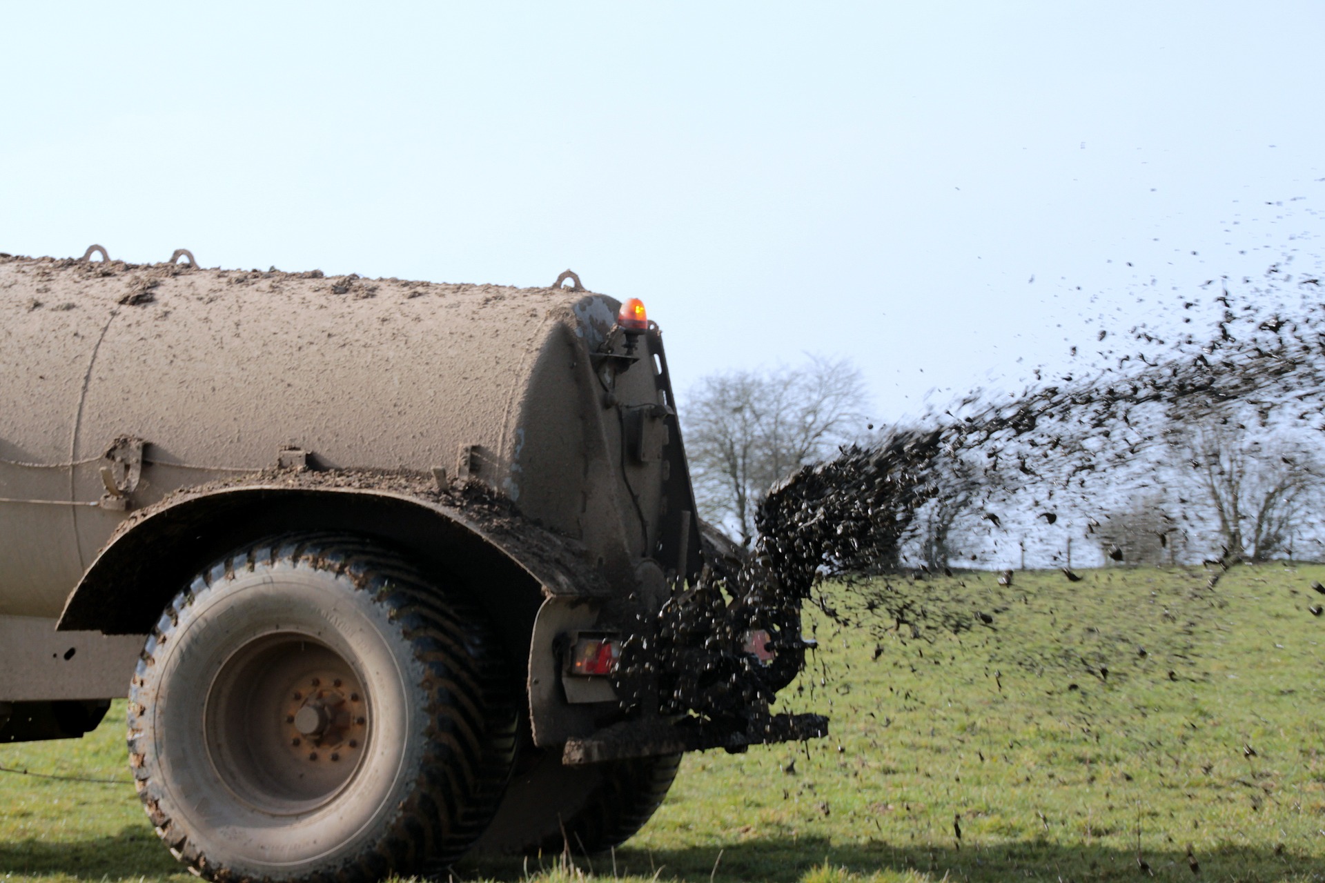 Düngemittel in der Landwirtschaft beeinträchtigen nach wie vor die Gewässerqualität in Deutschland.