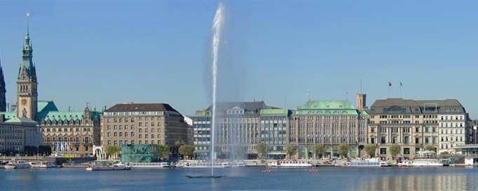 Hamburg mit der Alterfontäne...