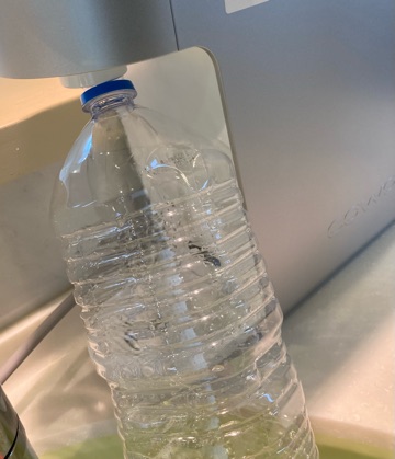 22.2Lペットボトルに水を入れるのは､高さが低いかな＾＾