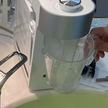 16.フィルター取付し､水を出す