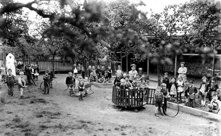 Junges Leben im früheren Kinderhaus