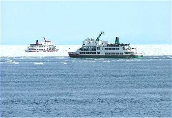 網走流氷船オーロラ