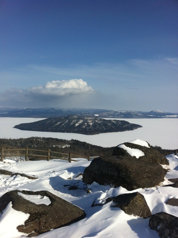 冬の屈斜路湖美幌峠から