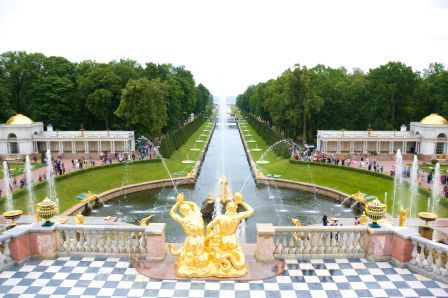 Blick vom Peterhof zum Meer