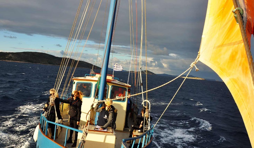De “Pinelopi” is een van de 2 zeilboten van Archipelagos. Foto: Archipelagos Institute of Marine Conservation