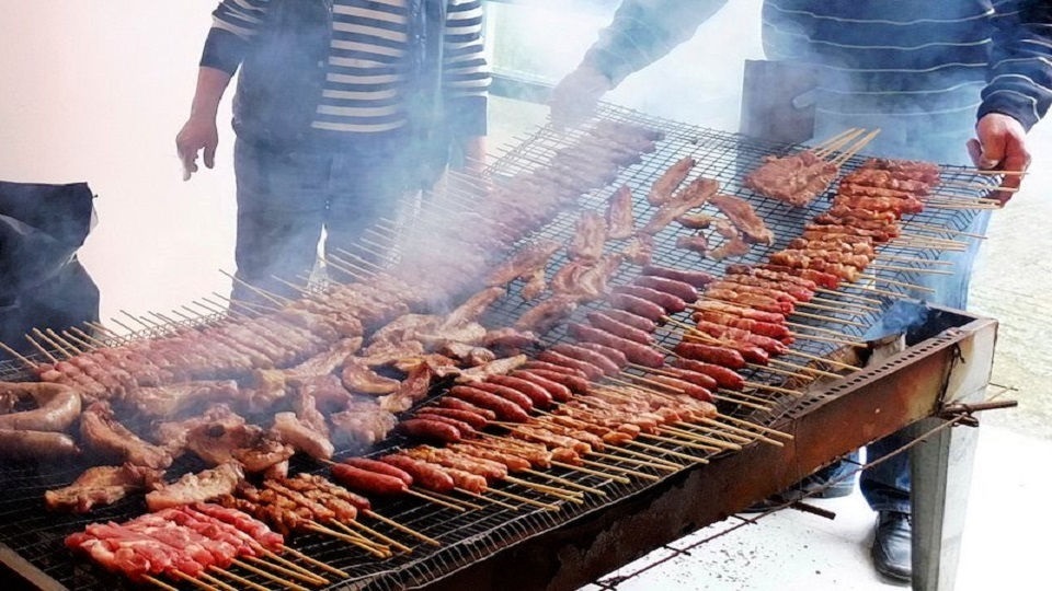 De laatste zondag voor Asmaandag: vlees eten. Foto: Google.