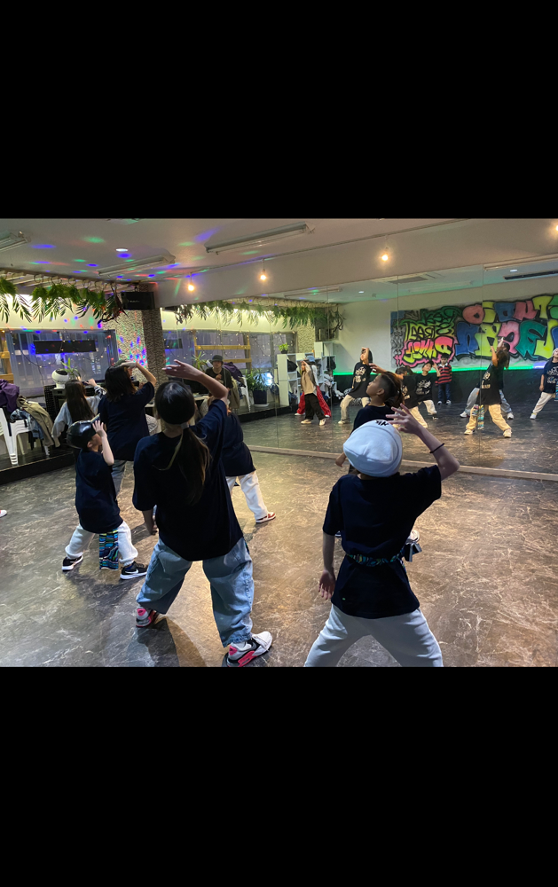 湘南平塚の本格派ストリートダンススクールSTUDIO BLACKN おとな料金