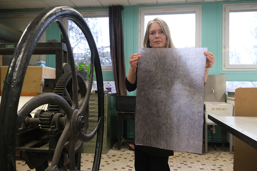 Tirage de Marsyas sur une presse taille-douce Roger Ledeuil, atelier de gravure de l'Esadhar de Rouen. Photo : Eric Bénard