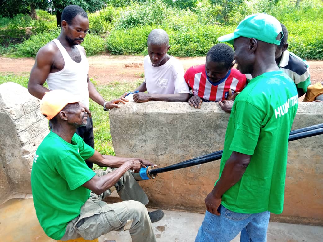 Réhabilitation d'un forage à Mboki par l'Ong Eden