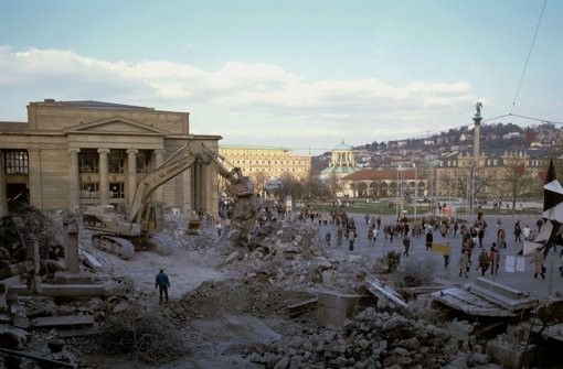 Многие подумают, что это снос палаток в Москве в 2016, но нет. Штутгарт, 2002 (credit: stn.de)