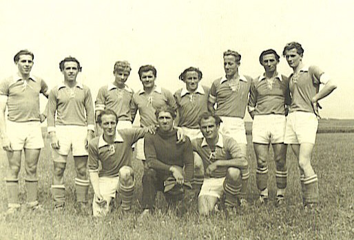 Team 1950 / 1. Mannschaft - v.v.l. Eugen Wiggenhauser, Felix Bulach, Otto Kehrle. - h.v.l.Gebhard Mehrle, Horst Bauholdt, Preustett, Bruno Lehn, Josef Kopp, Hugo Wiggenhauser, ?????, Hubert Wiggenhauser