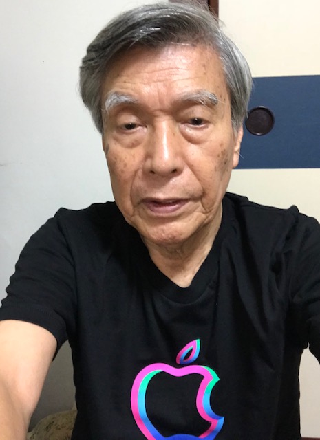 ☆お土産にいただいたApple渋谷店のロゴマークの入ったTシャツ。26日のオープンには先着何名様（聞き洩らしました）に同じTシャツがもらえるそうです。