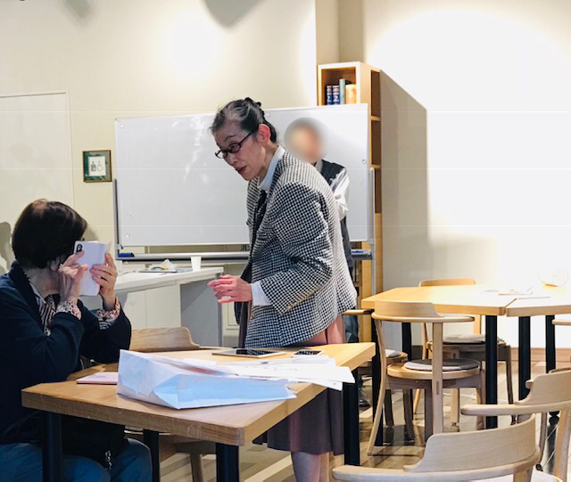 ☆久しぶりの相談コーナー。ご夫婦でお見え。奥様87歳、ご主人83歳。Facetimeをお楽しみ。