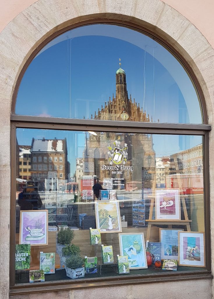 aktuelles Schaufenster bei "Korn & Berg" Buchhandlung am Hauptmarkt/Nürnberg