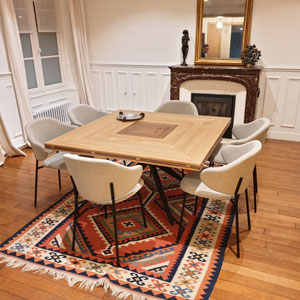Table carré réalisée à Versailles