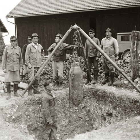 Das knapp 20 m südlich vom Barockhaus geborgene 5-Zentner-Bomben-Exemplar