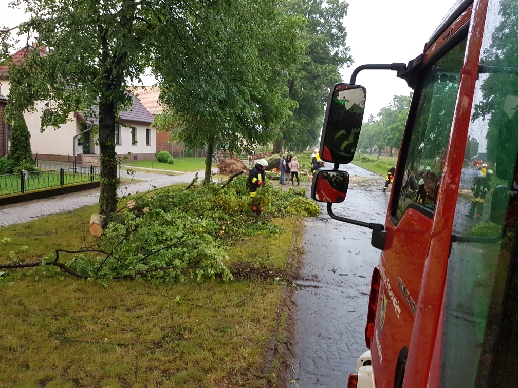 Dorfstraße in Suckow