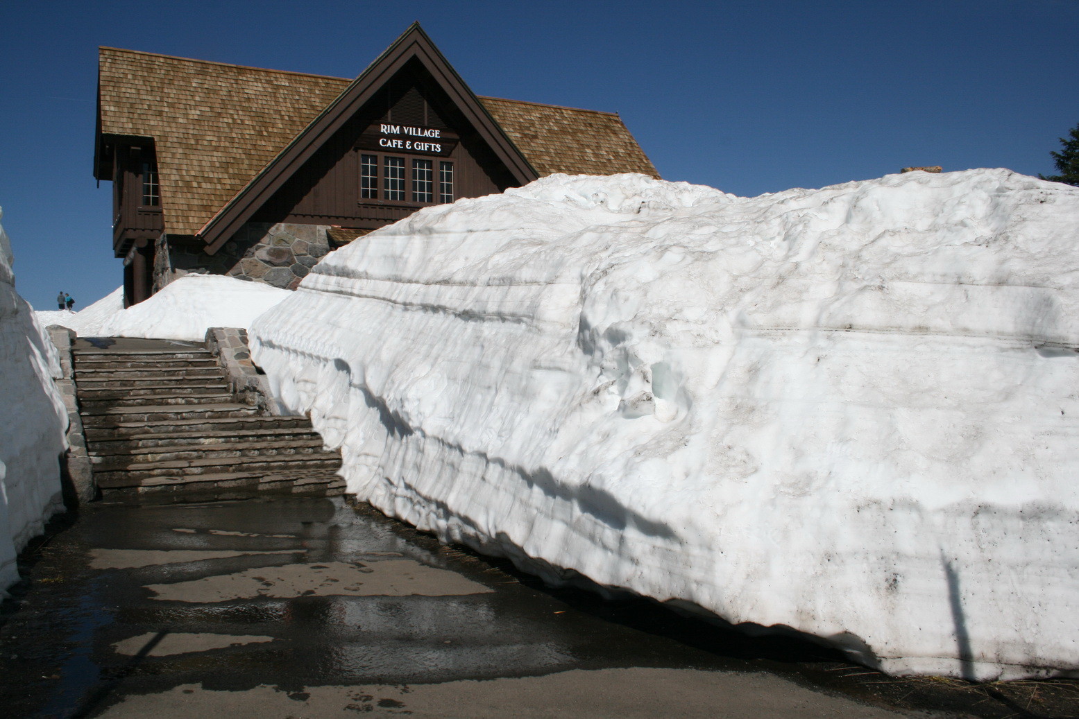 Der Schnee taut nur sehr langsam.