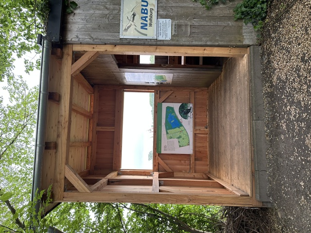 Beobachtungshütte am Ilkerbruchsee renoviert