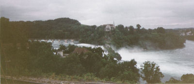 Rheinfall Schaffhausen, in het vroege ochtendlicht.