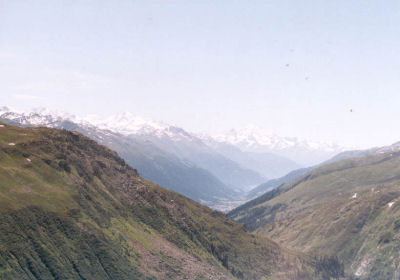 Uitzicht op de Walliser en Berner Alpen vanaf Furkapasweg