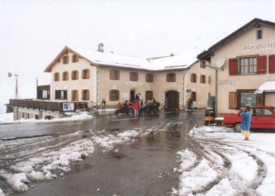 Restaurant in de sneeuw, Fluelapas