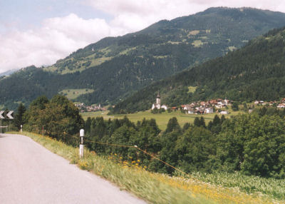 Dorpjes langs de doorgaande route Ilanz - Tiefencastel