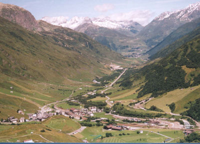 Een kijkje op de sporen van de FO-Bahn, nu MGB, en de Dampfbahn Furka Bergstrecke, foto 2001