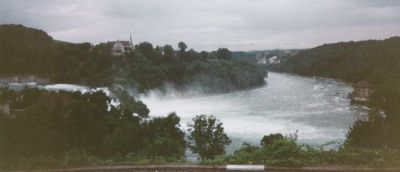 Rheinfall Schaffhausen, in het vroege ochtendlicht.