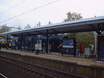 De stoomloc 23 023 wordt gevolgd door de NS 1505 die de naam Diana draagt. Dit is de trein waarmee wij naar Heerlen zullen reizen.