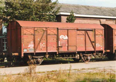 De bovenstaande goederenwagon van de NS zie je tegenwoordig nauwelijks nog op het nederlandse spoor. Als leuk detail ook nog een opname gemaakt van de technische specificaties van een dergelijke wagon.