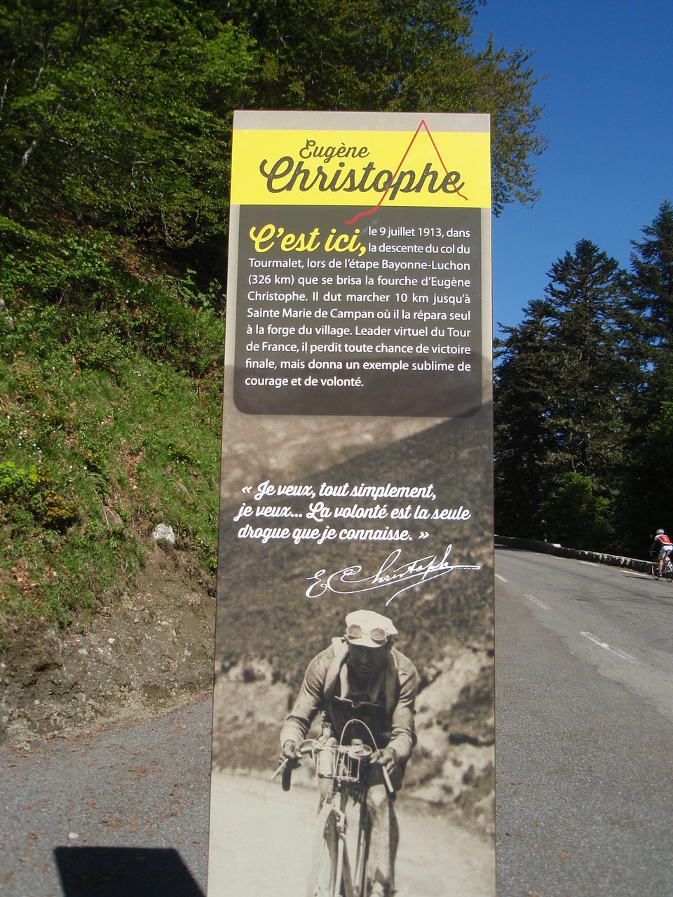 Stèle en hommage à Eugène Christophe