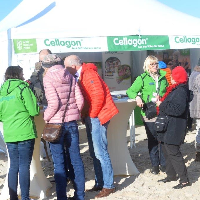 Tagesbetrieb des Kooperationsstandes Cellagon und Welthungerhilfe an der Seebrücke Heringsdorf beim Baltic Lights 2017 auf Usedom.