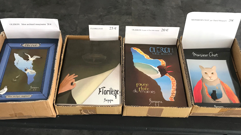 Aujourd'hui, je vous présente des produits un peu différents : 4 livres de peintures et de textes rédigés par l'artiste-peintre Daniel Bergagna. "Florilège", "Faune et flore", "Archipel" et "Monsieur chat". Tarif selon le titre : 20€ ou 25€ / ouvrage