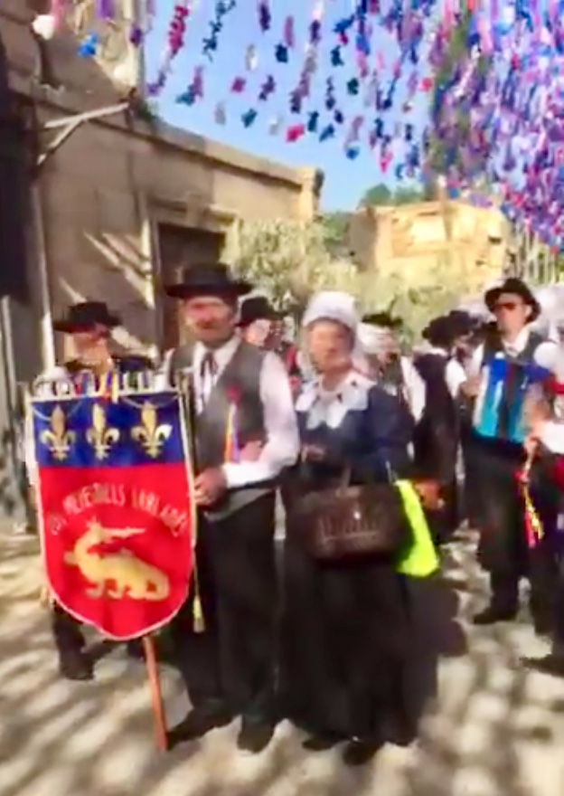 Félibrée en Périgord fête occitane groupe folklorique de sarlat les ménestrels sarladais,  
